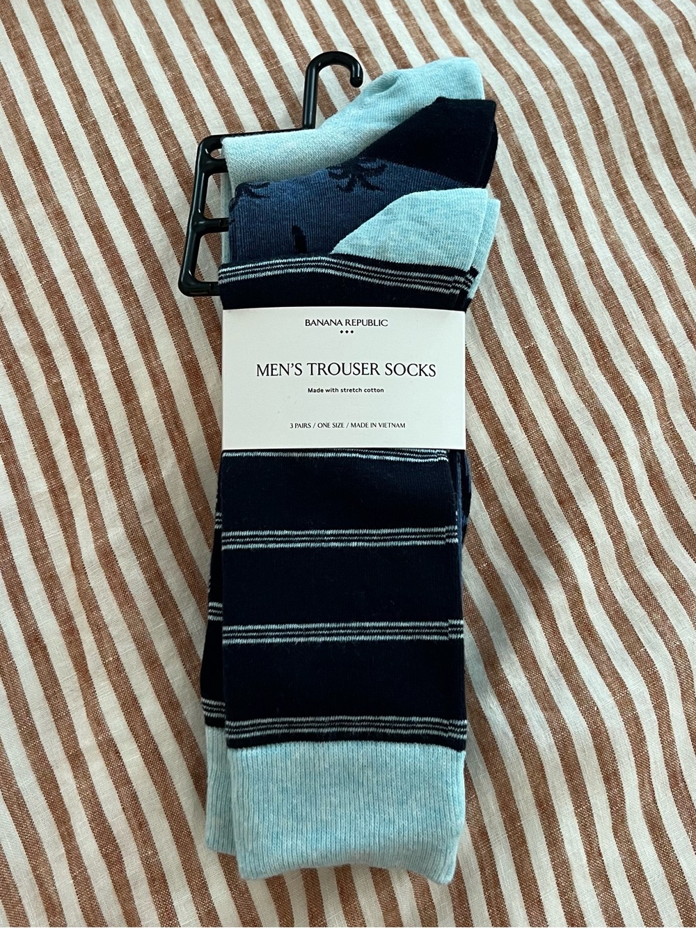 3 Pair Banana Republic Men's Light Blue & Navy Trouser Socks, Dress Socks